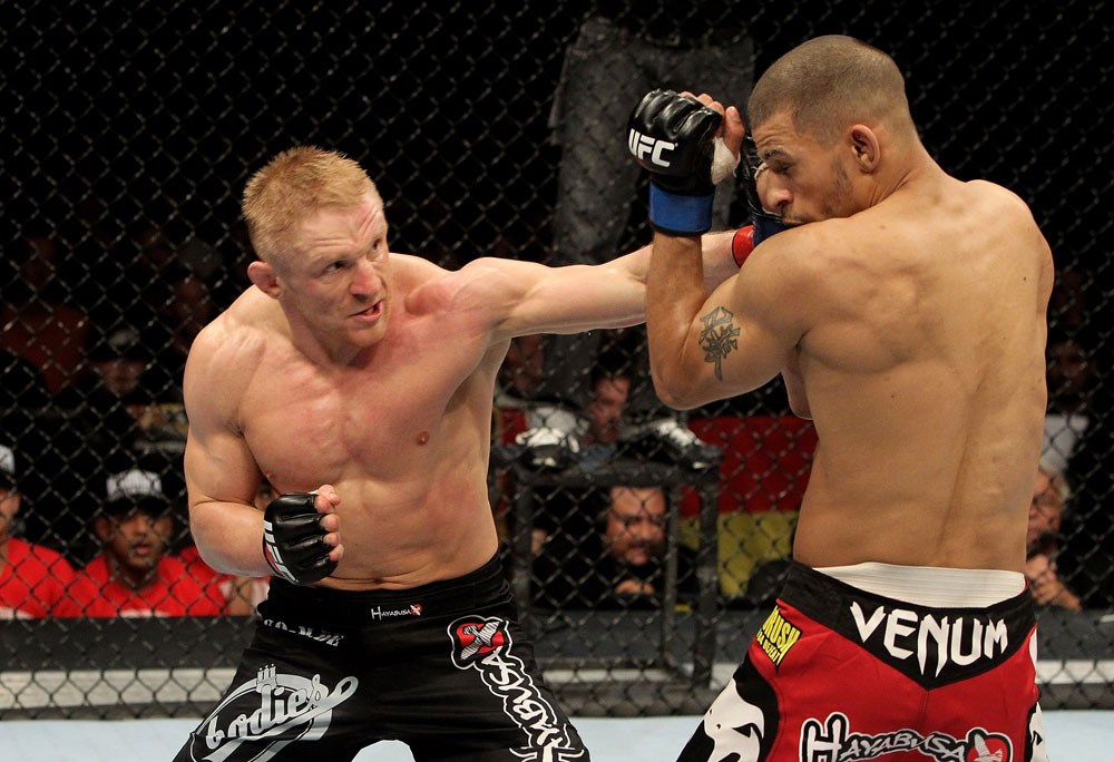 Dennis Siver (L) of Germany fights Andre Winner of England during their UFC Lightweight bout at the Konig Pilsner Arena on November 13, 2010 in Oberhausen, Germany. (Photo by Josh Hedges/Zuffa LLC/Zuffa LLC)