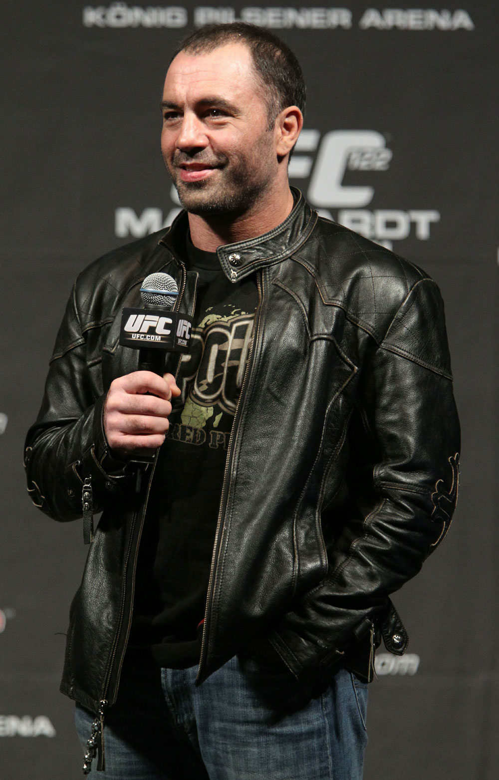 UFC commentator Joe Rogan answers questions from the fans before the UFC 122 weigh-in at the Kšnig Pilsener Arena on November 12, 2010 in Oberhausen, Germany. (Photo by Josh Hedges/Zuffa LLC/Zuffa LLC via Getty Images)