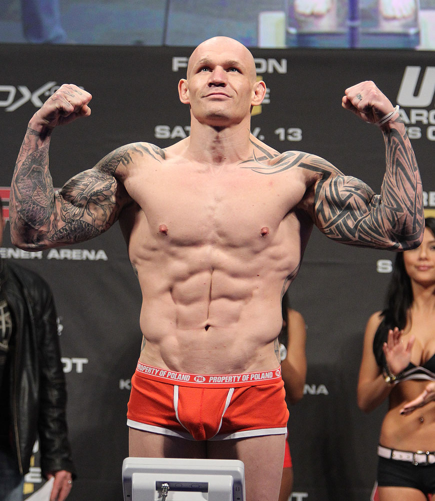 Krzystztof_Soszynski weighs in at the UFC 122 weigh-in at the Kšnig Pilsener Arena on November 12, 2010 in Oberhausen, Germany. (Photo by Josh Hedges/Zuffa LLC/Zuffa LLC via Getty Images)