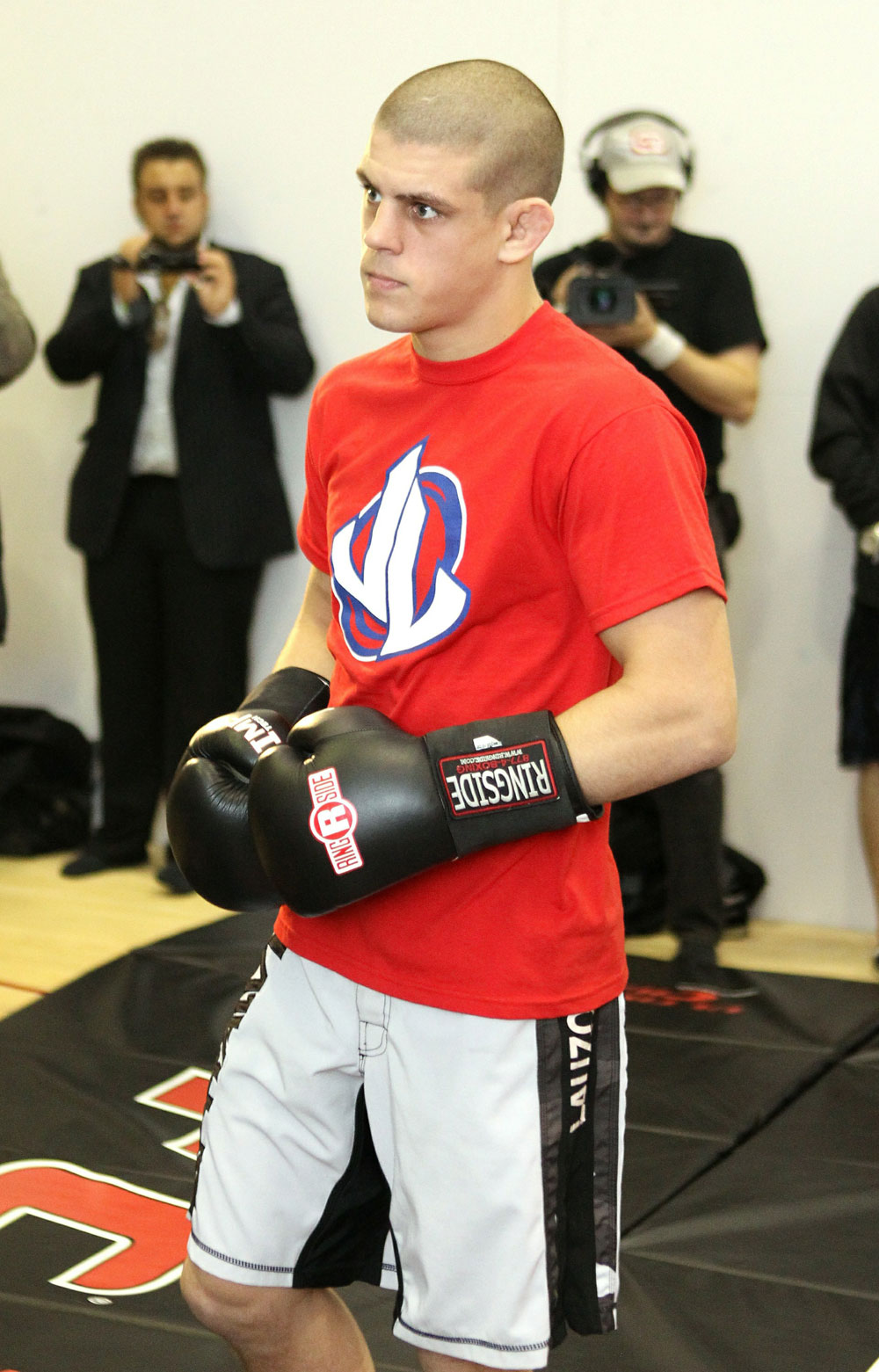 Joe Lauzon works out for the media at the UFC 123 open workouts at the Detroit Athletic Club on November 18, 2010 in Detroit, Michigan. (Photo by Josh Hedges/Zuffa LLC/Zuffa LLC via Getty Images)