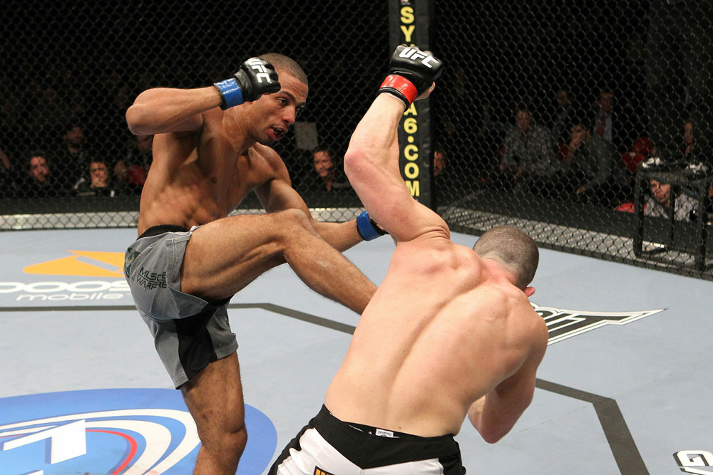 UFC 123: Edson Barboza vs. Mike Lullo