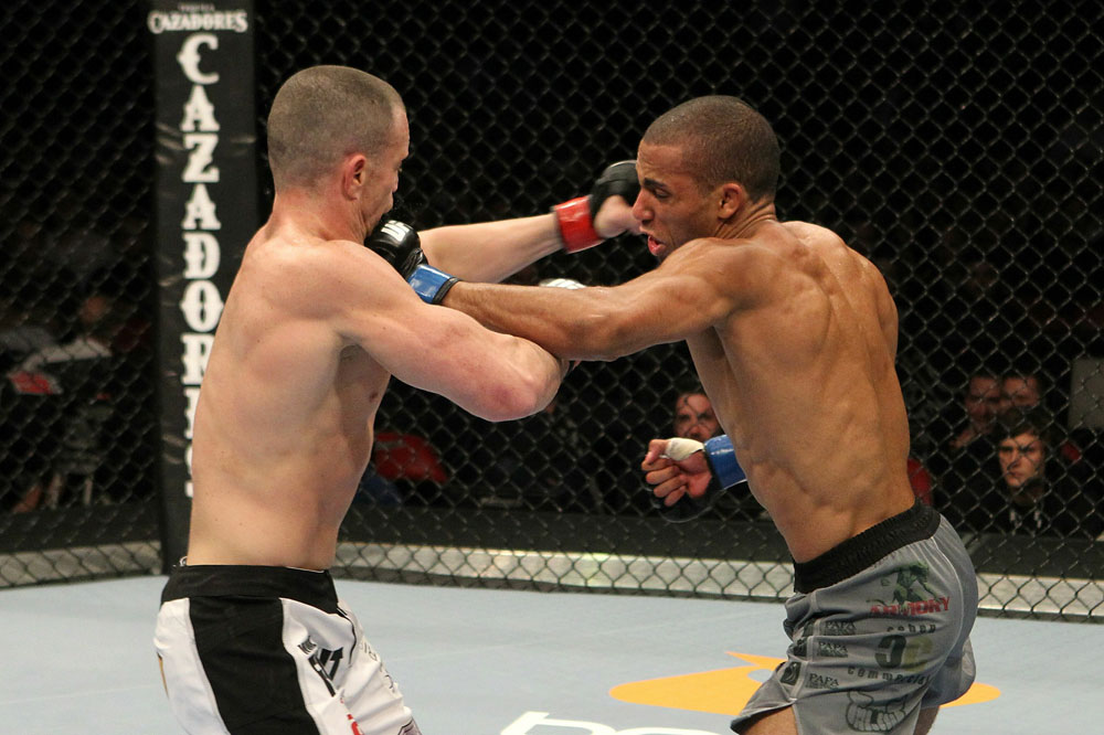 UFC 123: Edson Barboza vs. Mike Lullo