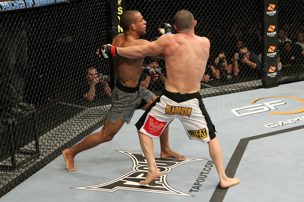 UFC 123: Edson Barboza vs. Darren Elkins