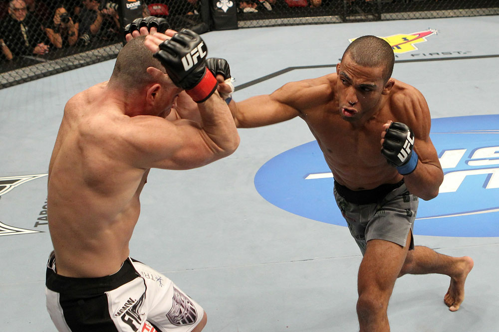 UFC 123: Edson Barboza vs. Darren Elkins
