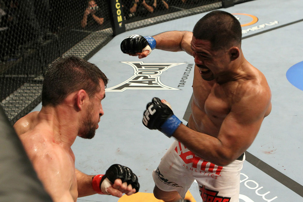UFC 123: Mark Munoz vs Aaron Simpson
