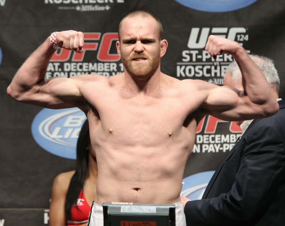 UFC 124 Weigh-in: TJ Grant weighs in at 170lbs.