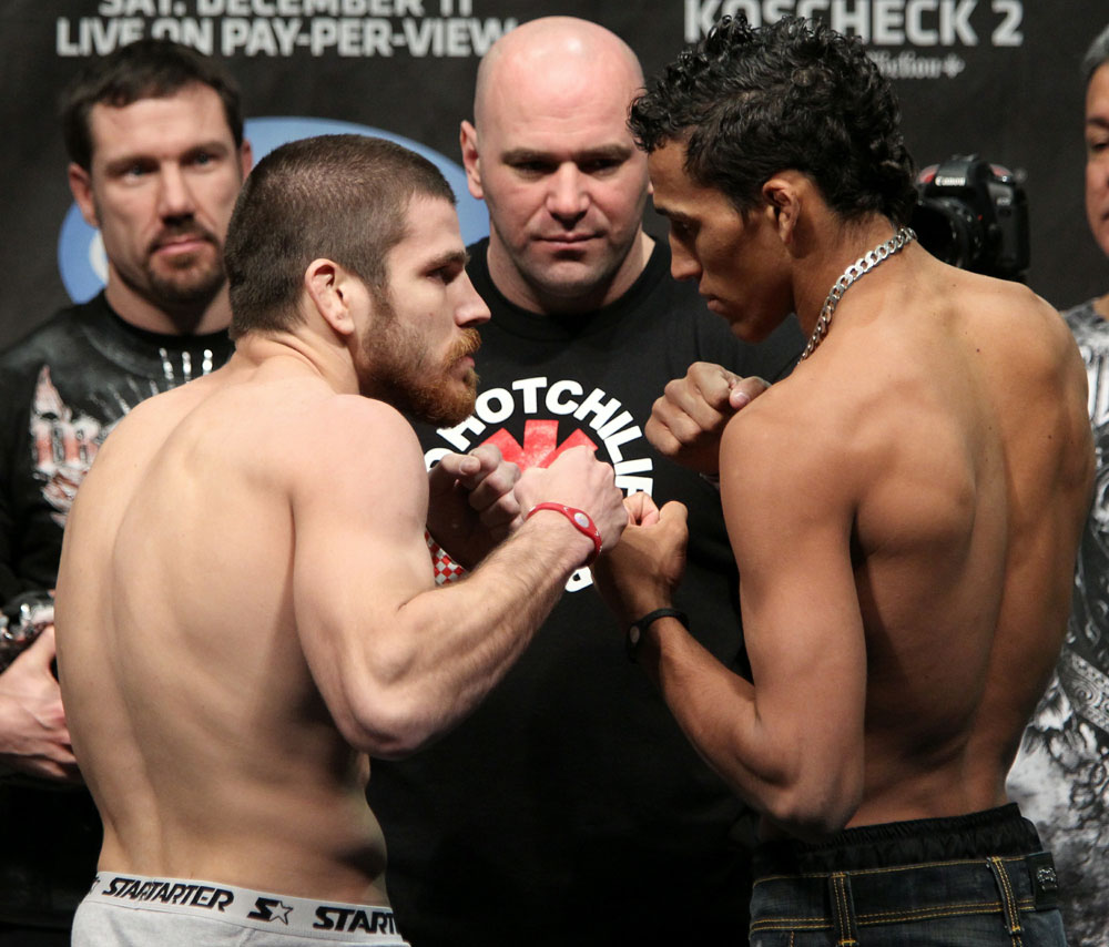 UFC 124 Weigh-in: Miller vs. Oliveira