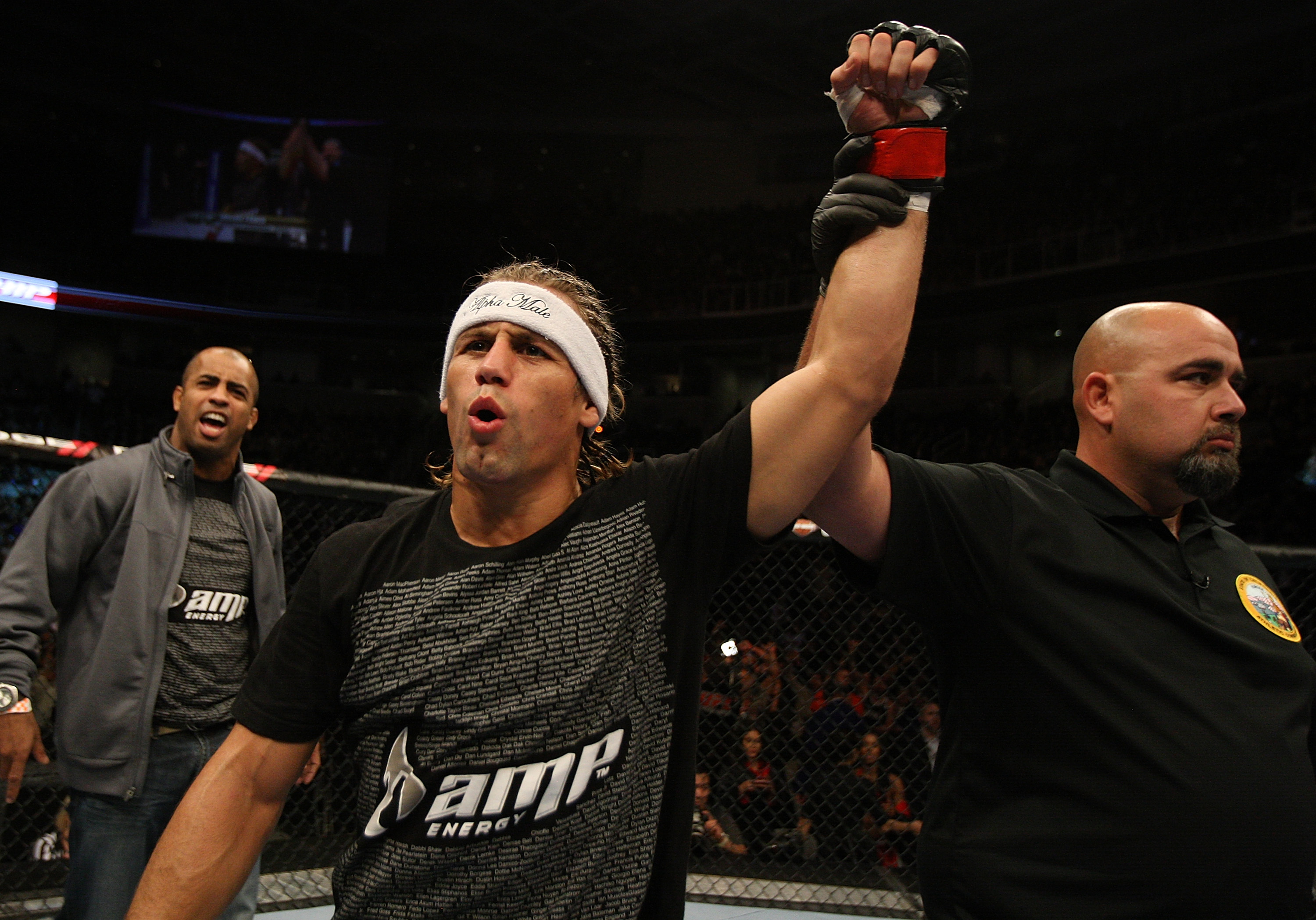 SAN JOSE, CA - NOVEMBER 19: Urijah Faber celebrates defeating Brian Bowles during an UFC Bantamweight bout at the HP Pavillion on November 19, 2011 in San Jose, California. (Photo by Josh Hedges/Zuffa LLC/Zuffa LLC via Getty Images)