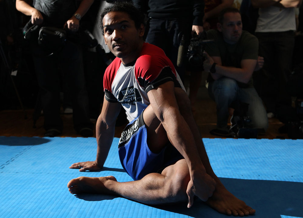 TOKYO, JAPAN - FEBRUARY 22: Benson Henderson works out for the media during the UFC 144 open workouts at Gold's Gym on February 22, 2012 in Tokyo, Japan. (Photo by Josh Hedges/Zuffa LLC/Zuffa LLC via Getty Images) *** Local Caption *** Benson Henderson