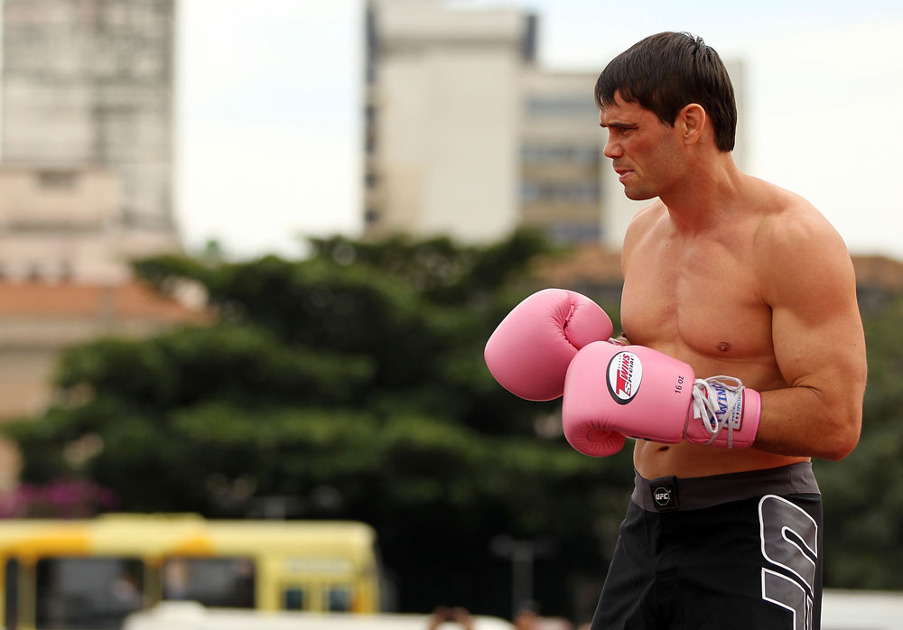 BELO HORIZONTE, BRAZIL - JUNE 20:   Rich Franklin works out for the fans and media during the UFC 147 open workouts at Praca da Estacao on June 20, 2012 in Belo Horizonte, Brazil.  (Photo by Josh Hedges/Zuffa LLC/Zuffa LLC via Getty Images)