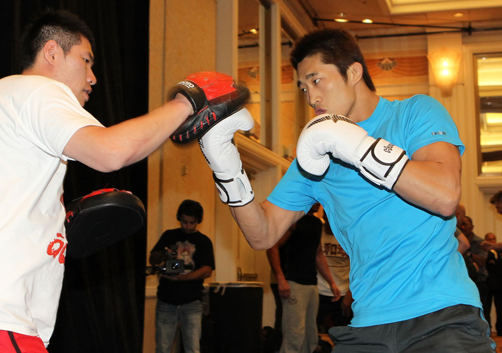 UFC 132 Open Workouts: Dong Hyun Kim