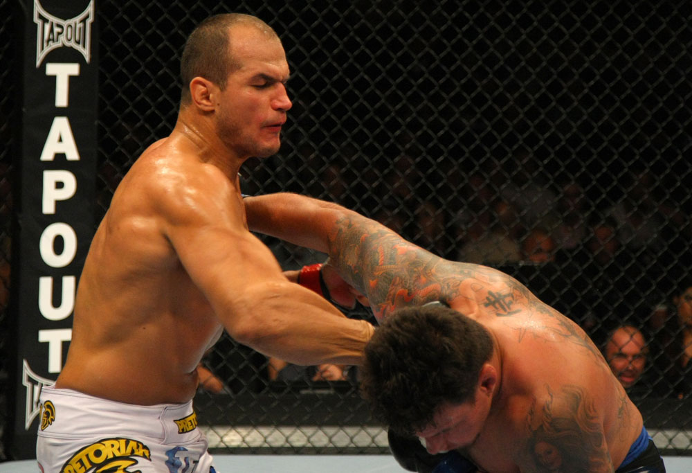 LAS VEGAS, NV - MAY 26:  Junior dos Santos (L) punches Frank Mir during the Heavyweight Championship bout at UFC 146 at MGM Grand Garden Arena on May 26, 2012 in Las Vegas, Nevada. (Photo by Donald Miralle/Zuffa LLC/Zuffa LLC via Getty Images)