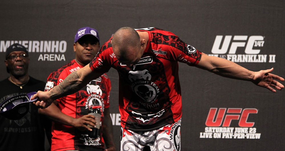 BELO HORIZONTE, BRAZIL - JUNE 22:   Wanderlei Silva salutes the crowd before weighing in during the UFC 147 weigh in at Estadio Jornalista Felipe Drummond on June 22, 2012 in Belo Horizonte, Brazil.  (Photo by Josh Hedges/Zuffa LLC/Zuffa LLC via Getty Images)