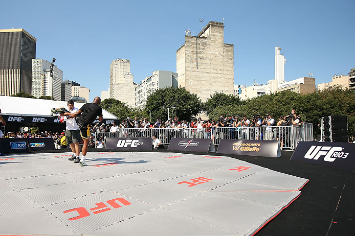 RIO DE JANEIRO, BRAZIL - OCTOBER 10: Anderson Silva works out for fans and media during an open training session ahead of UFC 153 at Arcos da Lapa: Praca Cardeal Camara on October 10, 2012 in Rio de Janeiro, Brazil. (Photo by Josh Hedges/Zuffa LLC/Zuffa LLC via Getty Images)