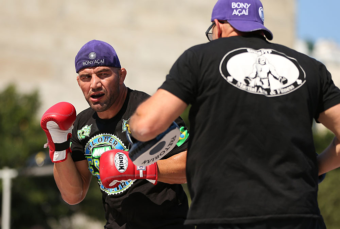RIO DE JANEIRO, BRAZIL - OCTOBER 10: Glover Teixeira works out for fans and media during an open training session ahead of UFC 153 at Arcos da Lapa: Praca Cardeal Camara on October 10, 2012 in Rio de Janeiro, Brazil. (Photo by Josh Hedges/Zuffa LLC/Zuffa LLC via Getty Images)