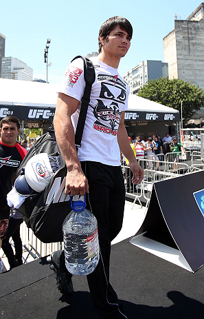 RIO DE JANEIRO, BRAZIL - OCTOBER 10: Erick Silva works out for fans and media during an open training session ahead of UFC 153 at Arcos da Lapa: Praca Cardeal Camara on October 10, 2012 in Rio de Janeiro, Brazil. (Photo by Josh Hedges/Zuffa LLC/Zuffa LLC via Getty Images)