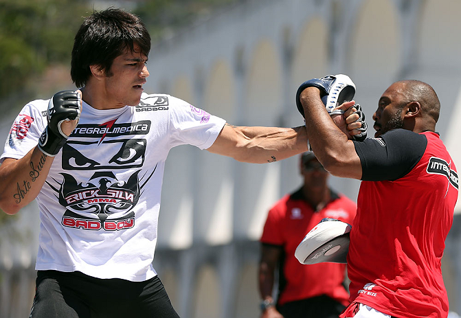 RIO DE JANEIRO, BRAZIL - OCTOBER 10: Erick Silva works out for fans and media during an open training session ahead of UFC 153 at Arcos da Lapa: Praca Cardeal Camara on October 10, 2012 in Rio de Janeiro, Brazil. (Photo by Josh Hedges/Zuffa LLC/Zuffa LLC via Getty Images)