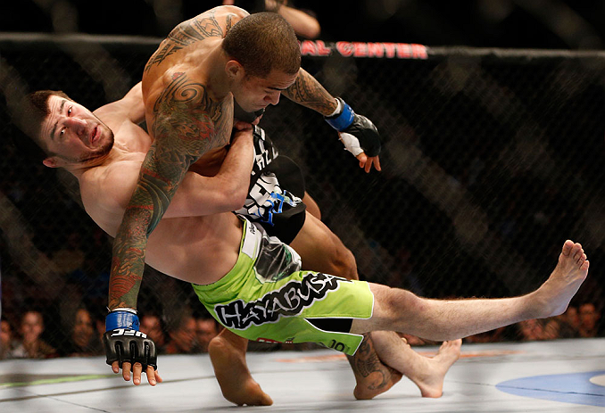 Khabilov takes down Yancy Medeiros