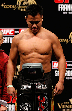 MACAU, MACAU - NOVEMBER 09:  Cung Le makes weight during the UFC Macau weigh in at Cotai Arena on November 9, 2012 in Macau, Macau.  (Photo by Josh Hedges/Zuffa LLC/Zuffa LLC via Getty Images)