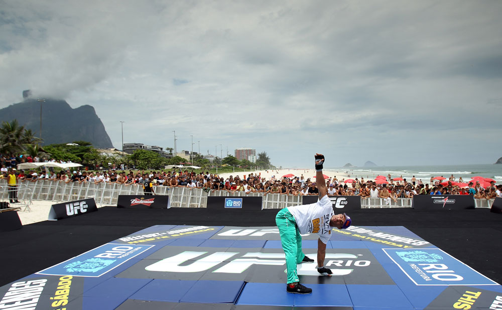 RIO DE JANEIRO, BRAZIL - JANUARY 11:  Vitor Belfort works out for the media and fans during the UFC 142 Open Workouts at Barra de Tijuca Beach on January 11, 2012 in Rio de Janeiro, Brazil.  (Photo by Josh Hedges/Zuffa LLC/Zuffa LLC via Getty Images)