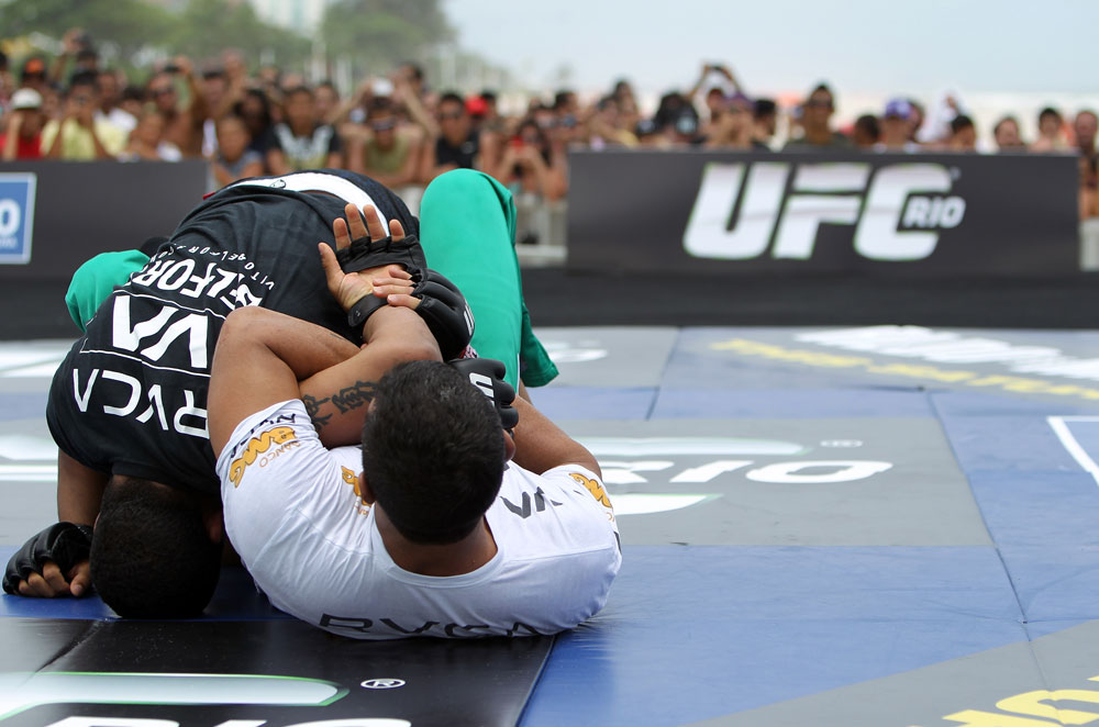 RIO DE JANEIRO, BRAZIL - JANUARY 11:  Vitor Belfort works out for the media and fans during the UFC 142 Open Workouts at Barra de Tijuca Beach on January 11, 2012 in Rio de Janeiro, Brazil.  (Photo by Josh Hedges/Zuffa LLC/Zuffa LLC via Getty Images)