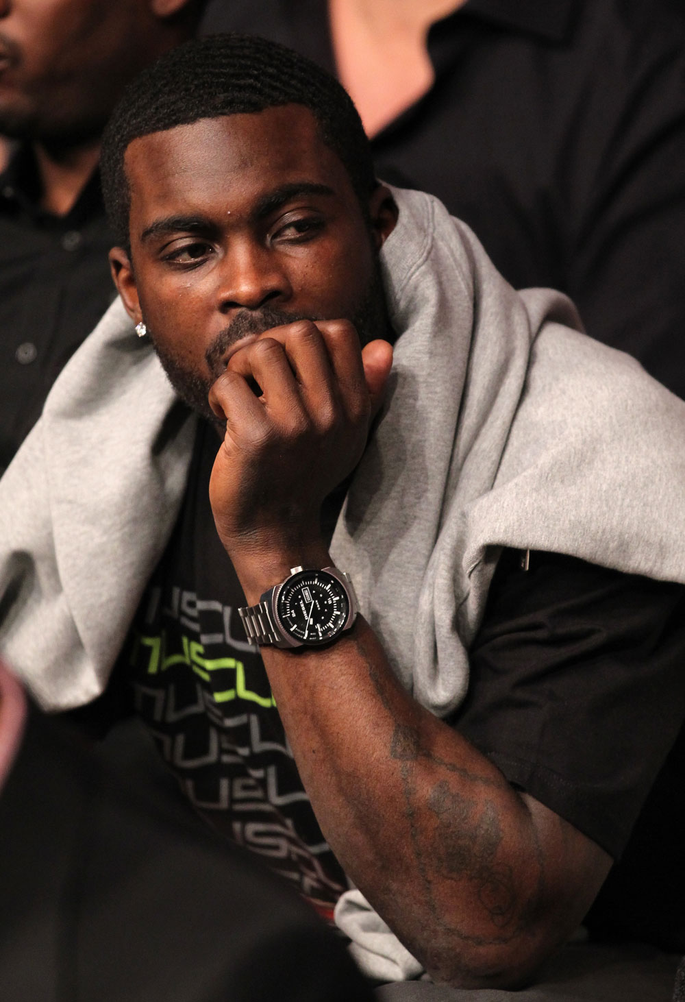 CHICAGO, IL - JANUARY 28:  Philadelphia Eagles quarterback Michael Vick attends the UFC on FOX event at United Center on January 28, 2012 in Chicago, Illinois.  (Photo by Nick Laham/Zuffa LLC/Zuffa LLC via Getty Images) *** Local Caption *** Michael Vick