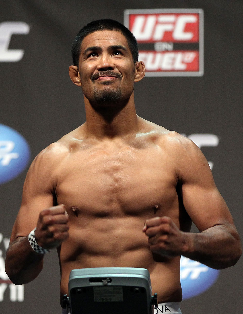SAN JOSE, CA - JULY 10:   Mark Munoz makes weight during the UFC on Fuel TV weigh in at HP Pavilion on July 10, 2012 in San Jose, California.  (Photo by Josh Hedges/Zuffa LLC/Zuffa LLC via Getty Images)