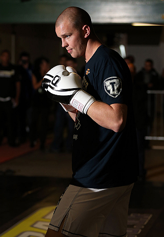 NOTTINGHAM, ENGLAND - SEPTEMBER 26: Stefan Struve works out for the media during an open workout session at Gym Combat on September 26, 2012 in Nottingham, England. (Photo by Josh Hedges/Zuffa LLC/Zuffa LLC via Getty Images)