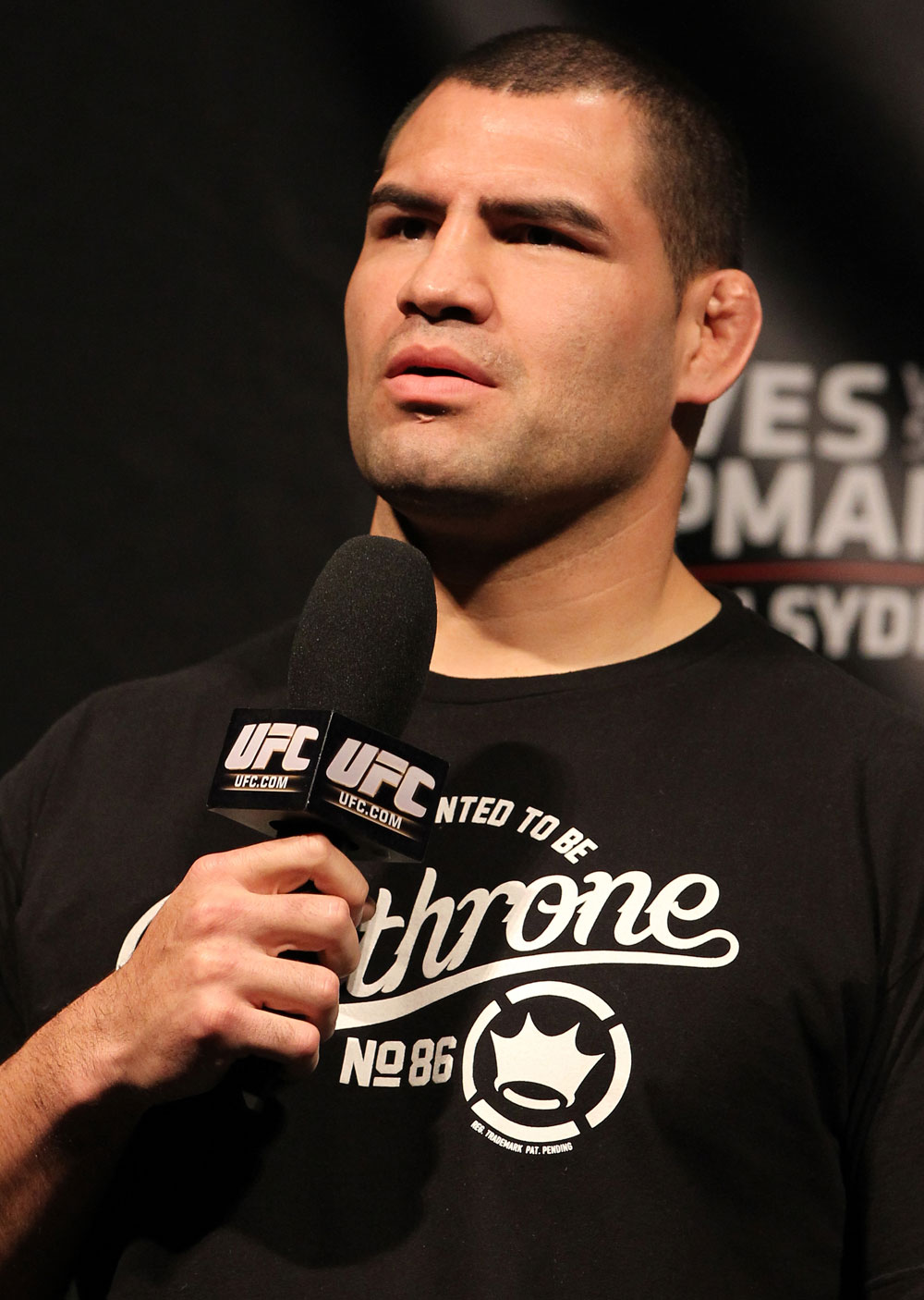 SYDNEY, AUSTRALIA - MARCH 02: Former UFC Heavyweight Champion Cain Velasquez interacts with fans during a Q&A session before the UFC on FX official weigh in at Allphones Arena on March 2, 2012 in Sydney, Australia. (Photo by Josh Hedges/Zuffa LLC/Zuffa LLC via Getty Images) *** Local Caption *** Cain Velasquez