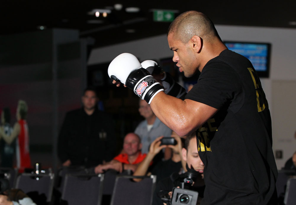 SYDNEY, AUSTRALIA - FEBRUARY 28: Thiago Alves works out for the media during the UFC on FX open workouts at the Star Casino on February 28, 2012 in Sydney, Australia. (Photo by Josh Hedges/Zuffa LLC/Zuffa LLC via Getty Images) *** Local Caption *** Thiago Alves