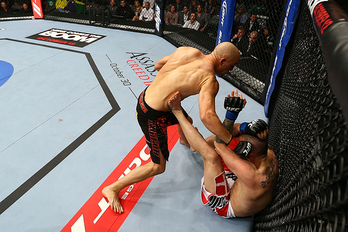 TORONTO, CANADA - SEPTEMBER 22: (L-R) Sean Pierson punches Lance Benoist during their welterweight bout at UFC 152 inside Air Canada Centre on September 22, 2012 in Toronto, Ontario, Canada. (Photo by Al Bello/Zuffa LLC/Zuffa LLC via Getty Images)