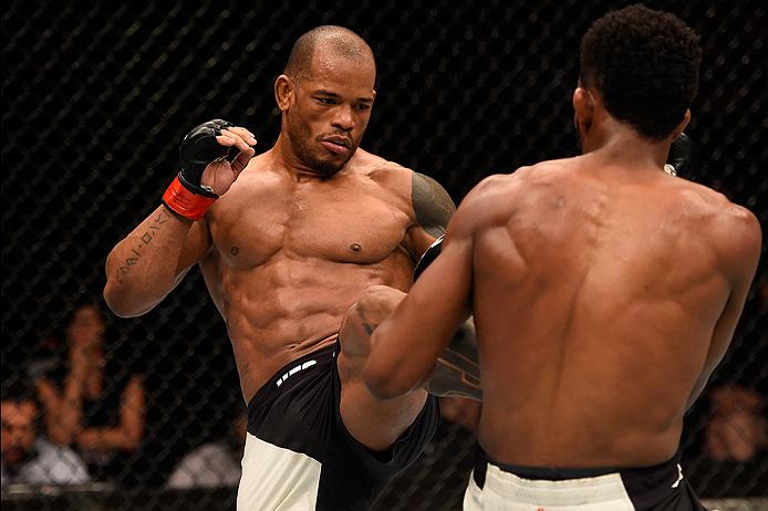 Hector Lombard kicks Neil Magny at Fight Night Brisbane