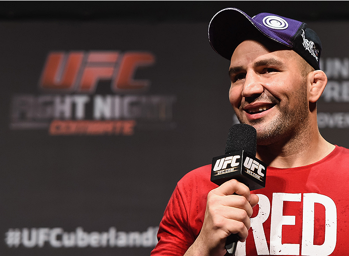 UFC heavyweight Glover Teixeira interacts with fans during a Q&A session before the <a href='../event/UFC-Silva-vs-Irvin'><a href='../event/saturday-december-12'><a href='../event/saturday-december-19'>UFC Fight Night </a></a></a>weigh-in at Sabiazinho Gymnasium on November 7, 2014 in Uberlandia, Brazil. (Photo by Buda Mendes/Zuffa LLC)