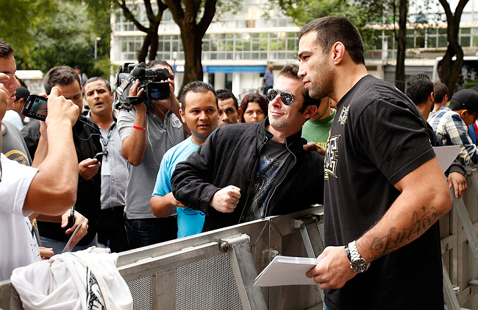 SAO PAULO, BRAZIL - JANUARY 16:  Fabricio Werdum greets fans during the UFC open workouts on January 16, 2013 at Parque Anhangabau in Sao Paulo, Brazil. (Photo by Josh Hedges/Zuffa LLC/Zuffa LLC via Getty Images)