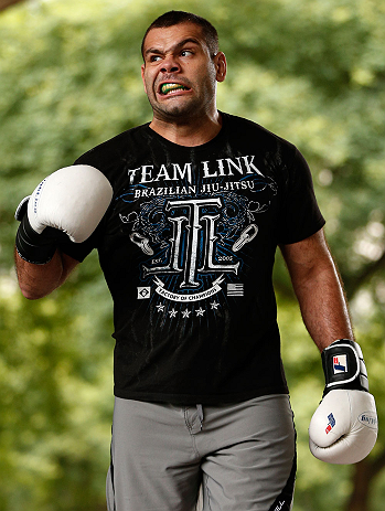 SAO PAULO, BRAZIL - JANUARY 16:  Gabriel Gonzaga participates in an open workout session for media and fans on January 16, 2013 at Parque Anhangaba&Atilde;&ordm; in Sao Paulo, Brazil. (Photo by Josh Hedges/Zuffa LLC/Zuffa LLC via Getty Images)