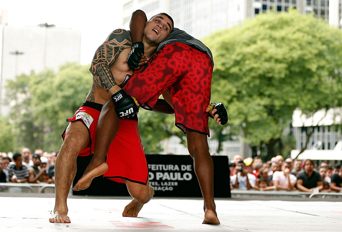 SAO PAULO, BRAZIL - JANUARY 16:  Daniel Sarafian participates in an open workout session for media and fans on January 16, 2013 at Parque Anhangabau in Sao Paulo, Brazil. (Photo by Josh Hedges/Zuffa LLC/Zuffa LLC via Getty Images)