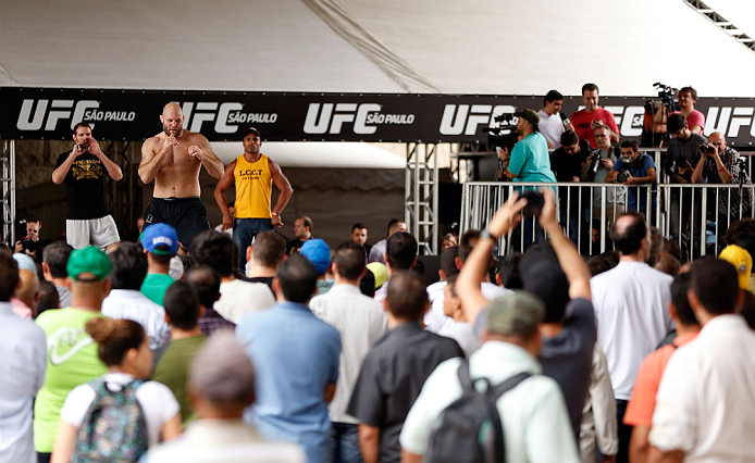 SAO PAULO, BRAZIL - JANUARY 16:  Ben Rothwell participates in an open workout session for media and fans on January 16, 2013 at Parque Anhangabau in Sao Paulo, Brazil. (Photo by Josh Hedges/Zuffa LLC/Zuffa LLC via Getty Images)