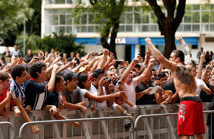 SAO PAULO, BRAZIL - JANUARY 16:  Vitor Belfort participates in an open workout session for media and fans on January 16, 2013 at Parque Anhangabau in Sao Paulo, Brazil. (Photo by Josh Hedges/Zuffa LLC/Zuffa LLC via Getty Images)