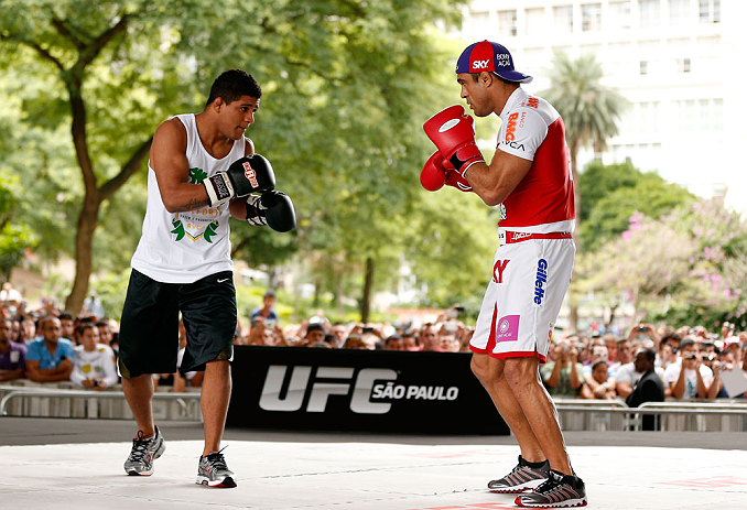 SAO PAULO, BRAZIL - JANUARY 16:  Vitor Belfort participates in an open workout session for media and fans on January 16, 2013 at Parque Anhangabau in Sao Paulo, Brazil. (Photo by Josh Hedges/Zuffa LLC/Zuffa LLC via Getty Images)