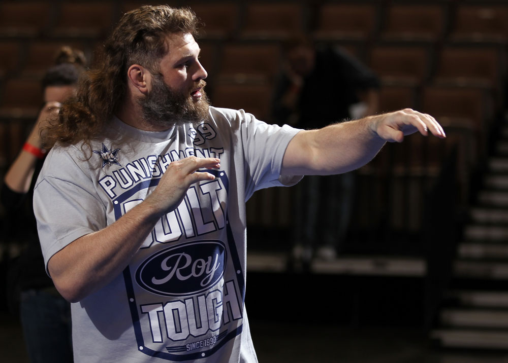 LAS VEGAS, NV - FEBRUARY 01: Roy Nelson works out for the media and fans during the UFC 143 open workouts at Mandalay Bay Events Center on February 1, 2012 in Las Vegas, United States. (Photo by Josh Hedges/Zuffa LLC/Zuffa LLC via Getty Images) *** Local Caption *** Roy Nelson