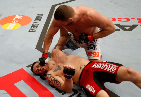 Mitrione delivers knockout blow against De Fries Mitrione delivers knockout blow against De Fries