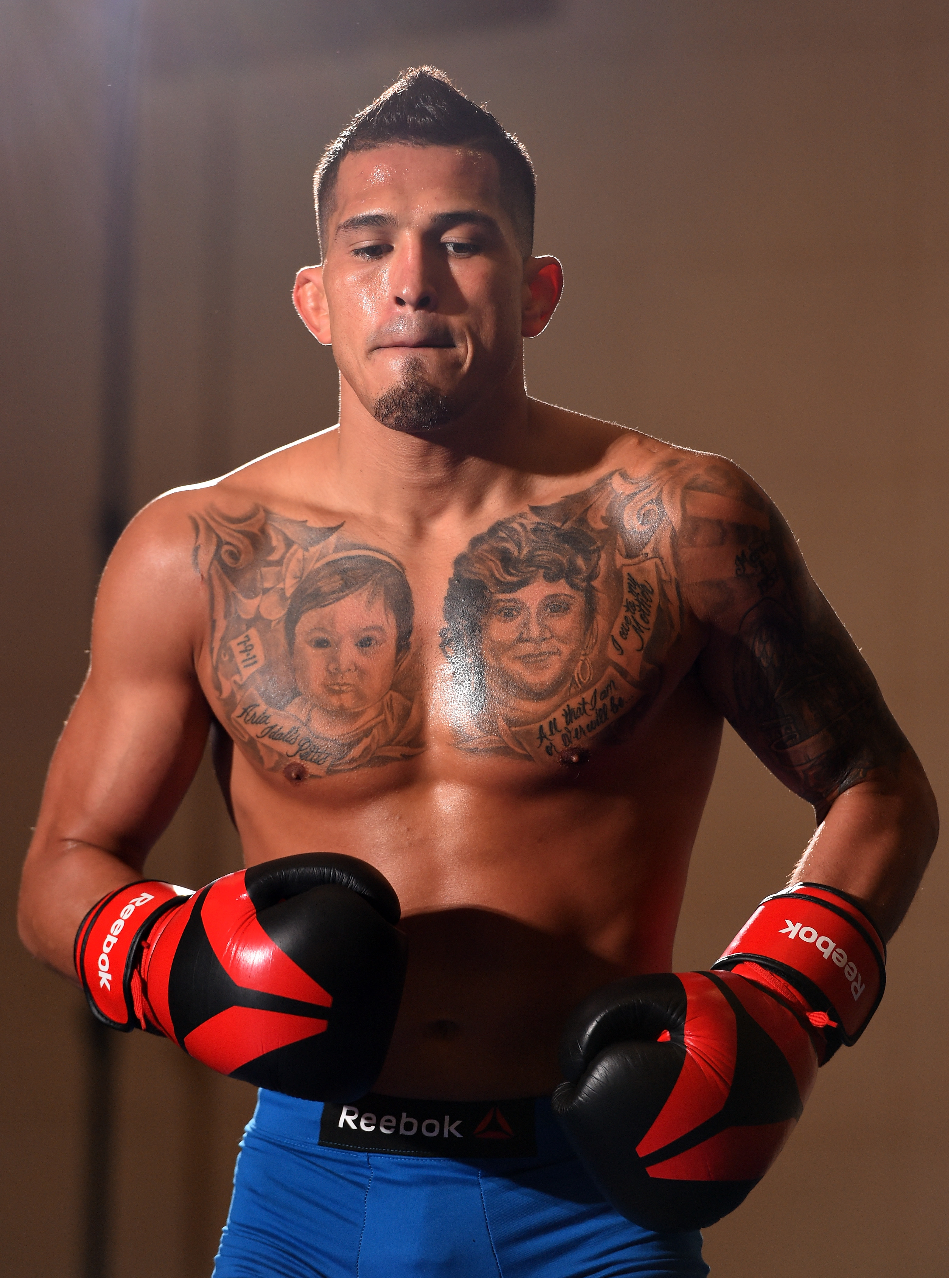 Pettis warms up before his Open Workout
