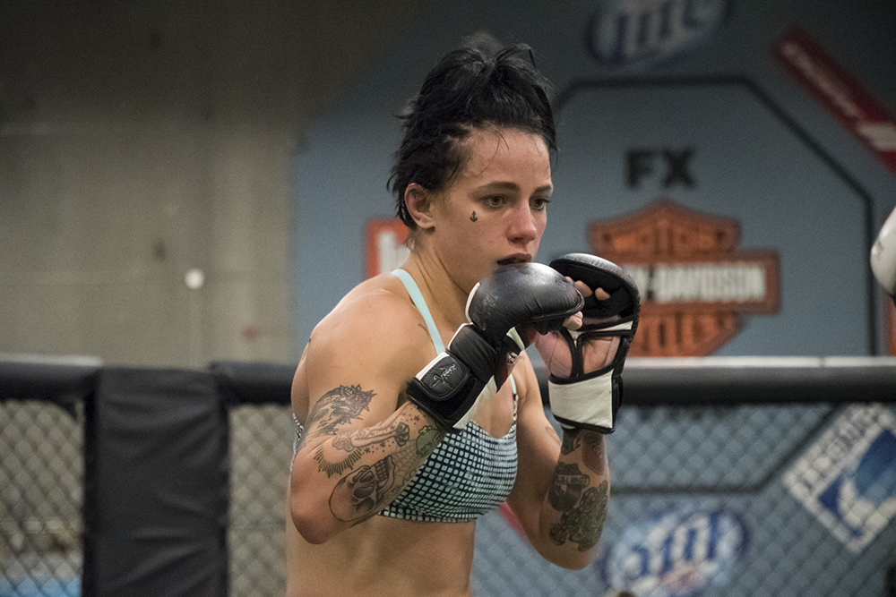 Jessica Rose Clark Р±РѕРµС†