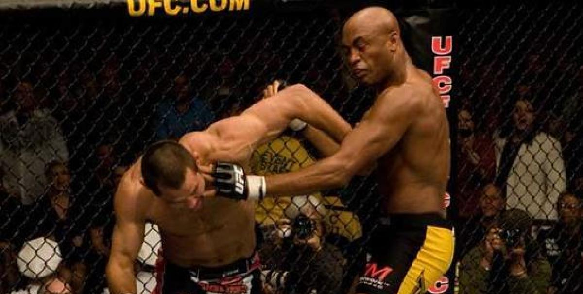 Submission of the Week: Anderson Silva vs Dan Henderson | UFC ® - Media